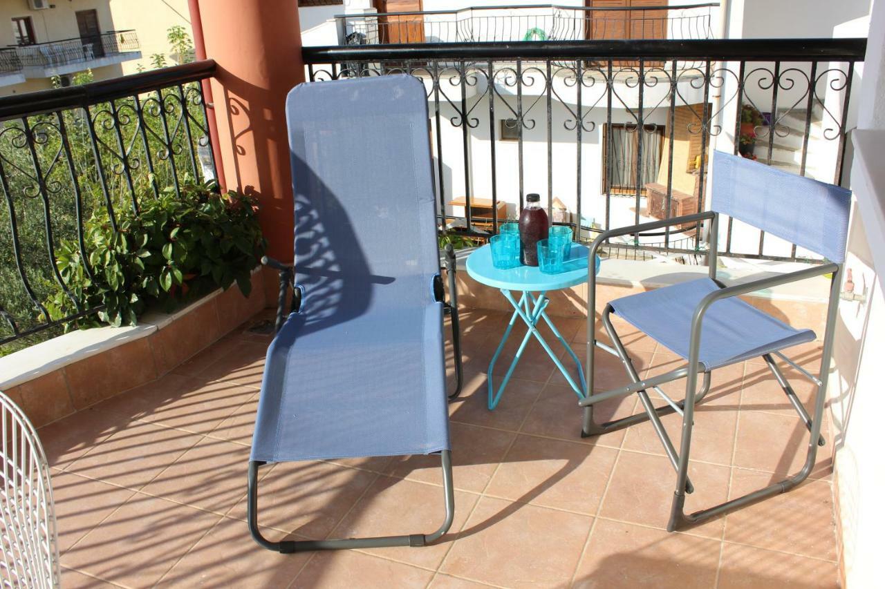 Siviri Apartment In Blu Kültér fotó